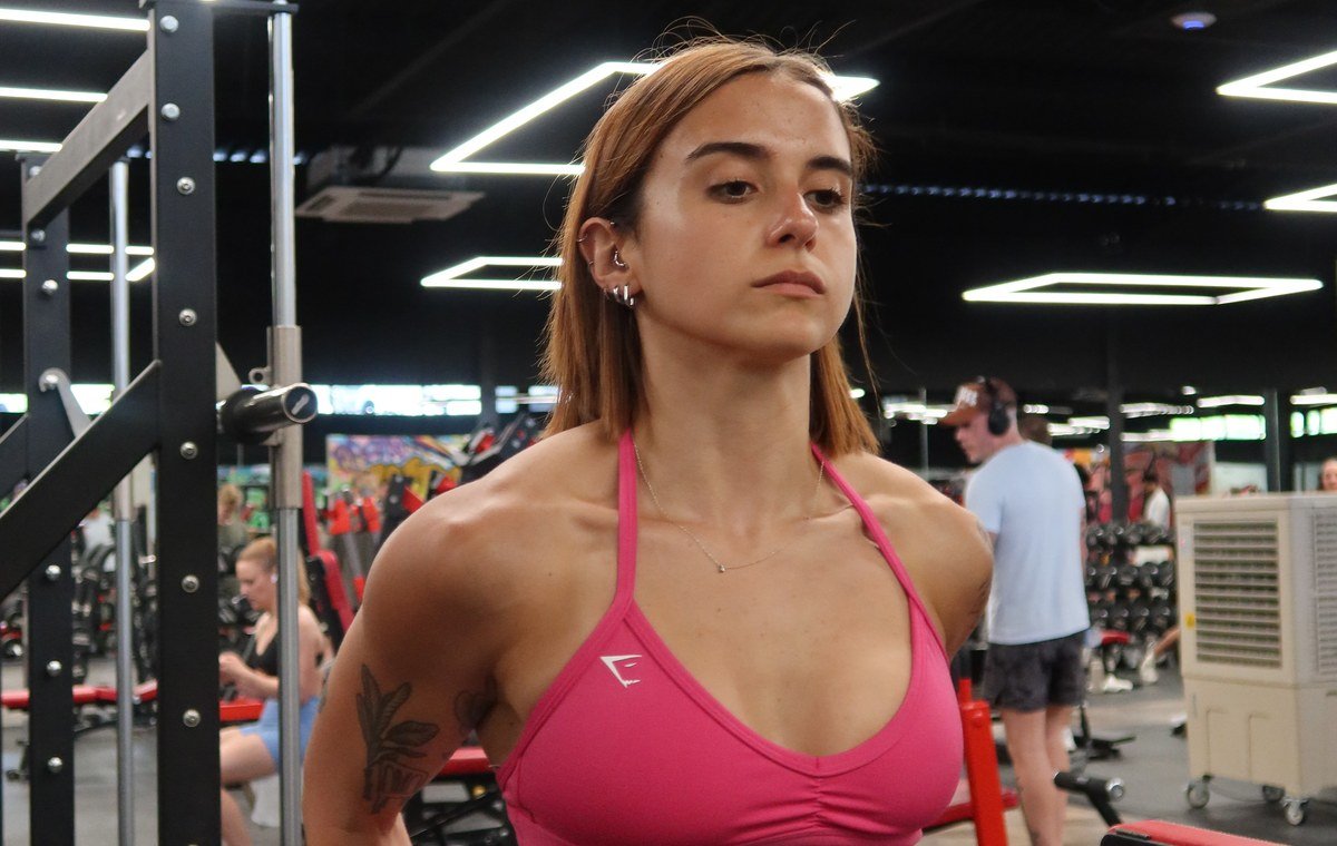 María entrenando en el gimnasio
